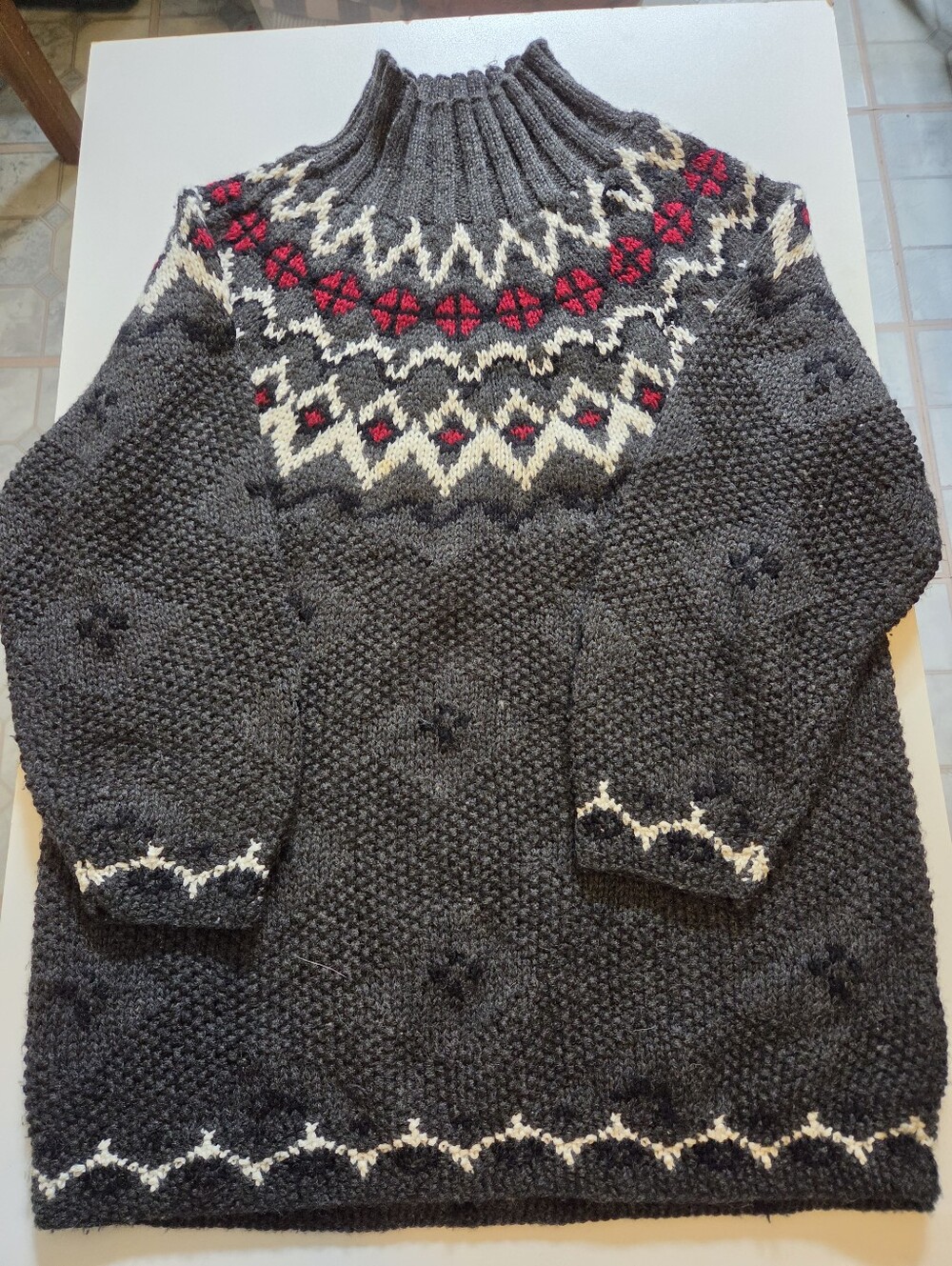 Vintage MODA Nordic Fair Isle Wool Sweater Gray Red Cream Size M